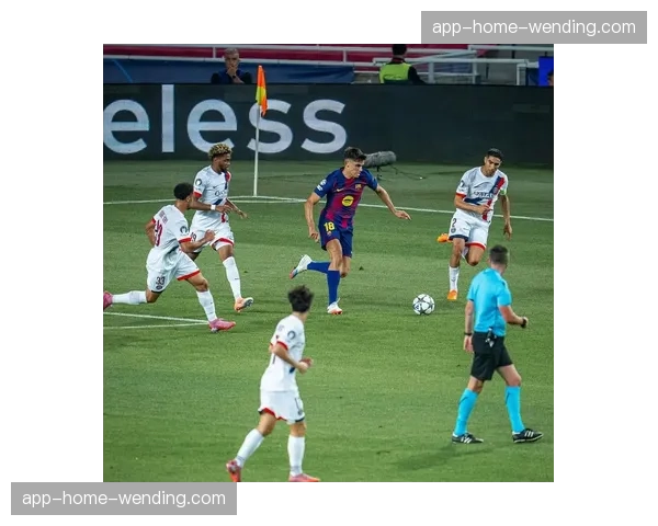 巴萨财政困局影响引援 防线老化问题成卫冕隐忧 巴萨财政困局影响引援 防线老化问题成卫冕隐忧